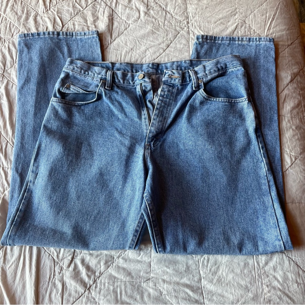 Wrangler Men's Relaxed Jeans in Blue - Picture 2 of 5